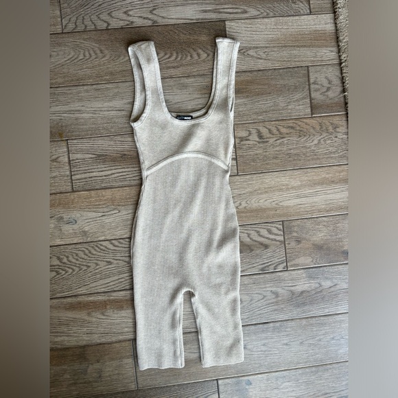 Fashion Nova Beauty And The Biker Short Romper - Oatmeal Size S - Picture 6 of 9